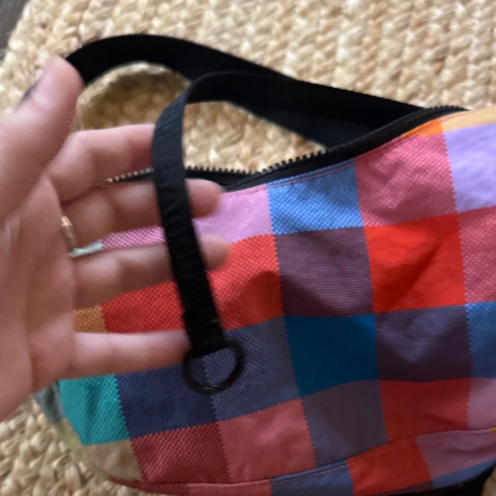 BAGGU Madras Multicolor Check small Crescent Bag with Black Strap (UO exclusive) - Picture 4 of 6